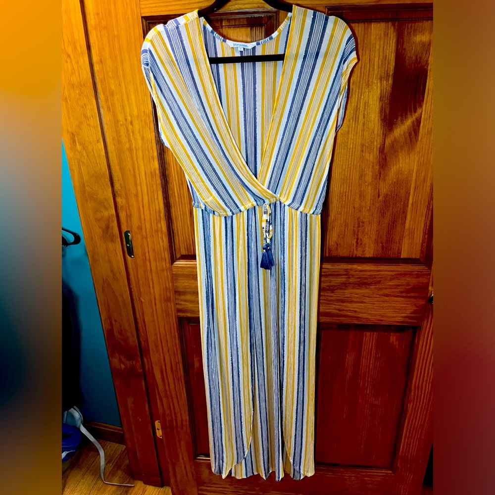 Gorgeous flowy summer dress & beach coverup with slits on each side.